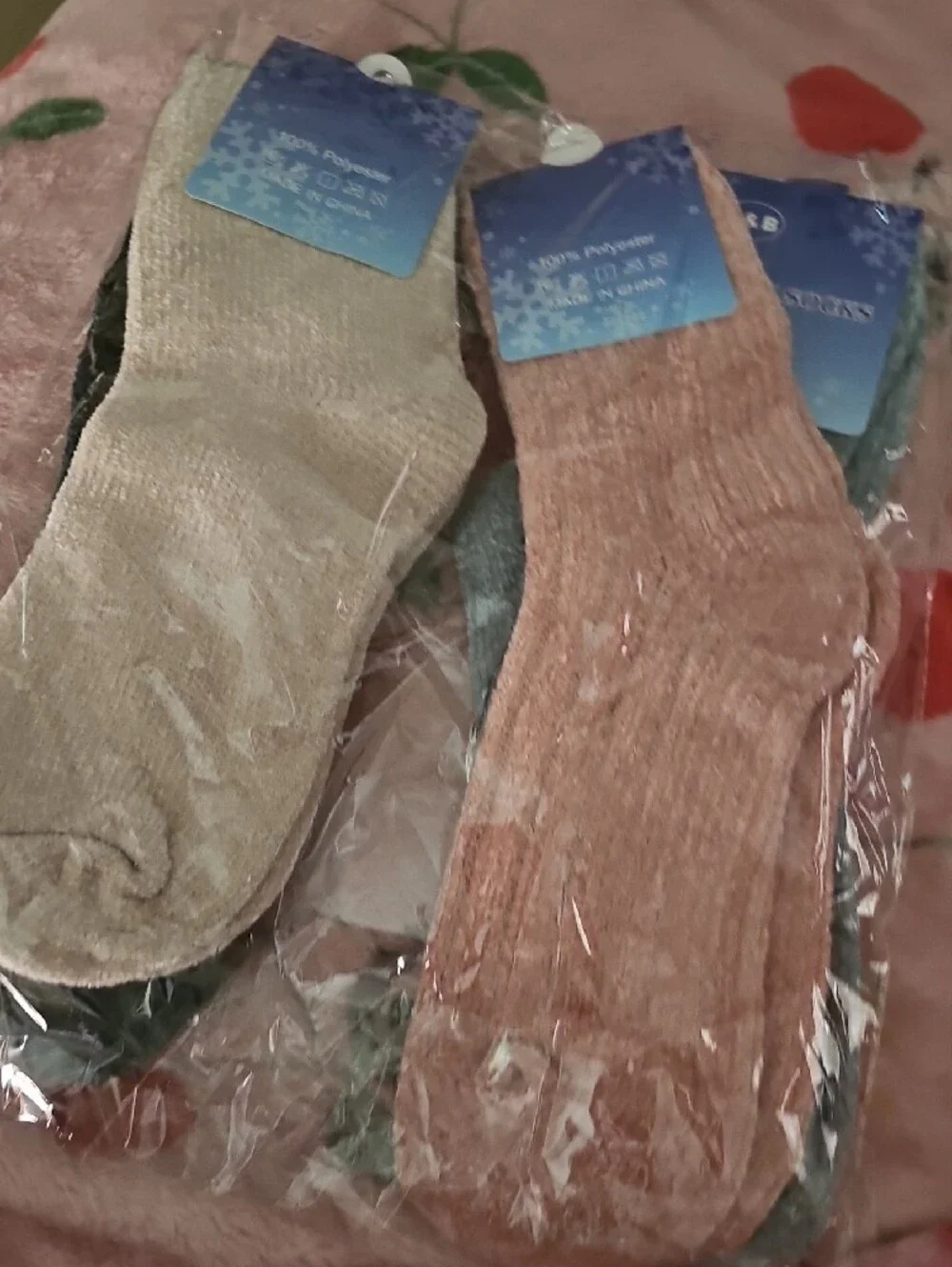Cozy Ribbed Women's Crew Socks - Pink and Beige